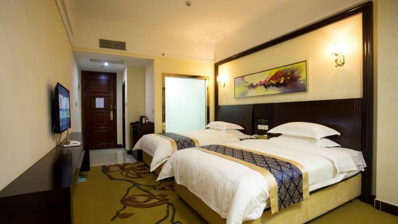 Longhui Business Hotel Хуижоу Екстериор снимка