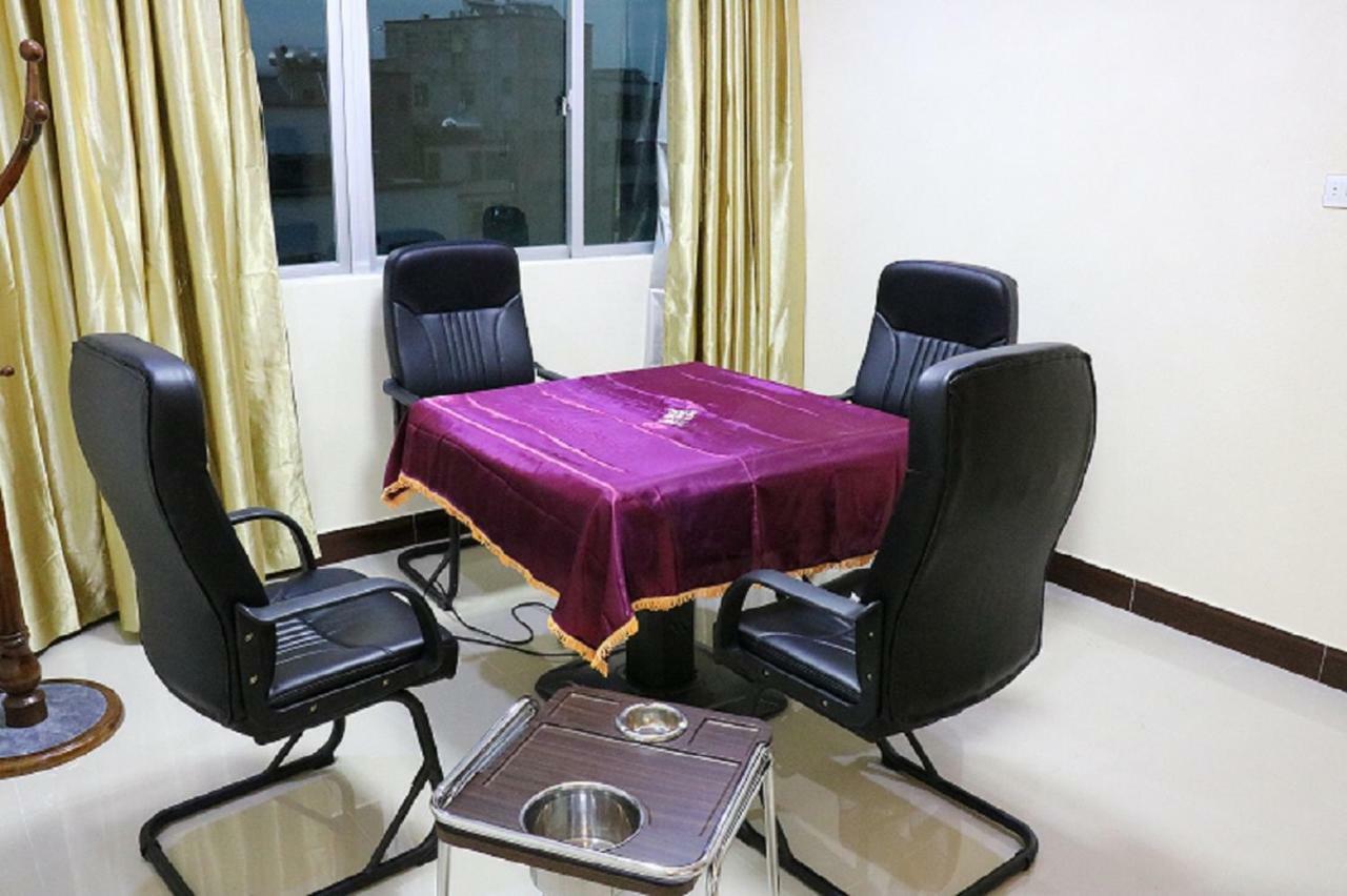 Longhui Business Hotel Хуижоу Екстериор снимка