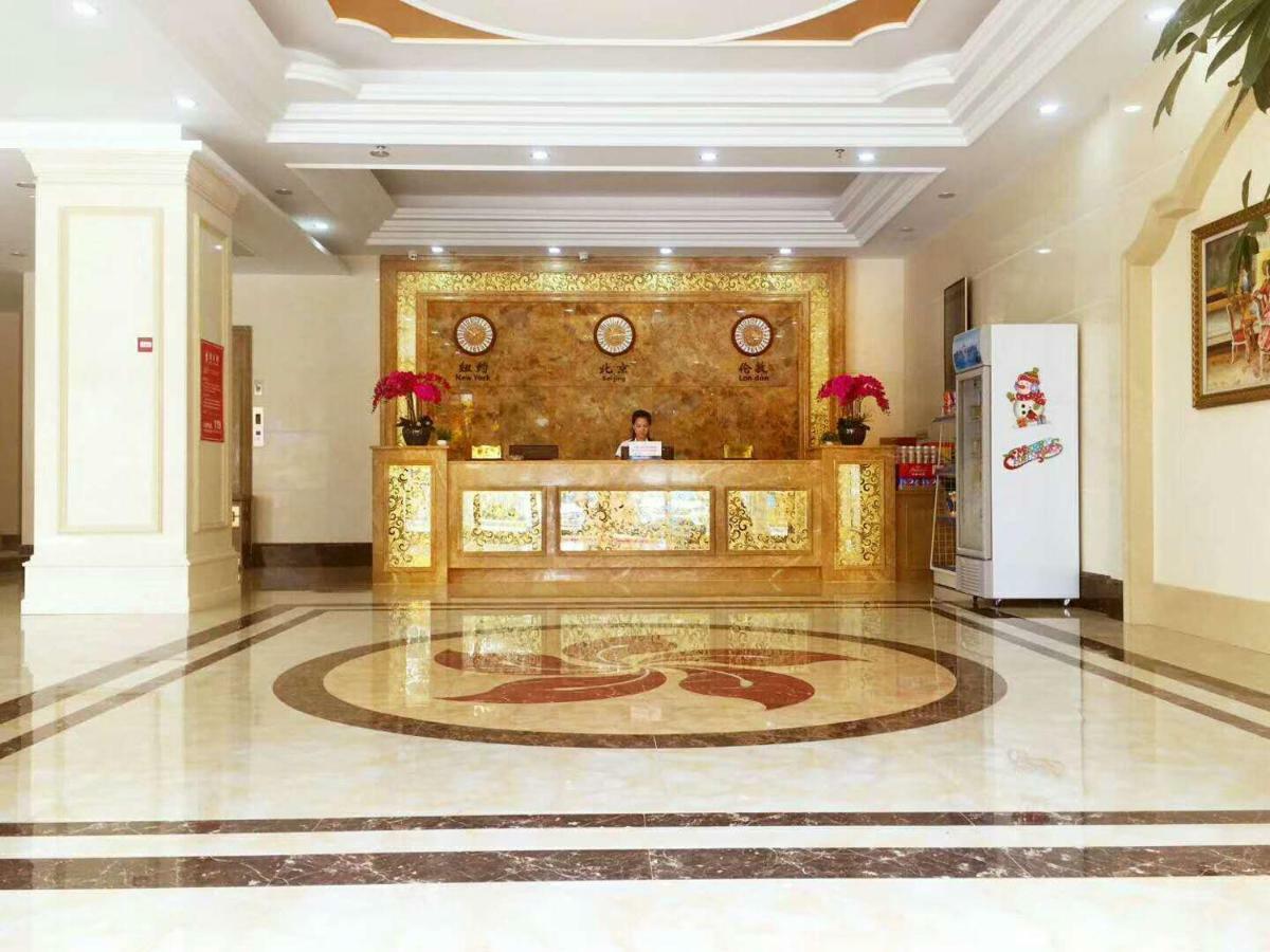 Longhui Business Hotel Хуижоу Екстериор снимка